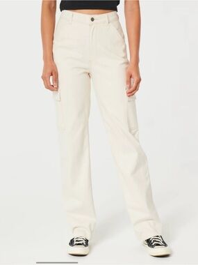 NWT Hollister Ultra High-Rise Dad Cargo Pants Size 8 / 29 Cream Straight Leg